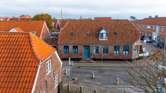 Smukt murstenshus med teglstenstag. Skal man tro på udviklingen på boligmarkedet, så bliver det solgt inden længe. Foto: Estate Nordjysk boligmarked overrasker