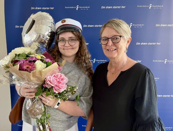 Første HHX og EUX Business studenter har fået huen på